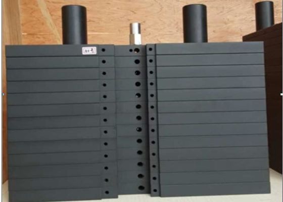 汎用性の高いジム設備 ウェイトプレート 滑り止め設計で扱いやすさ